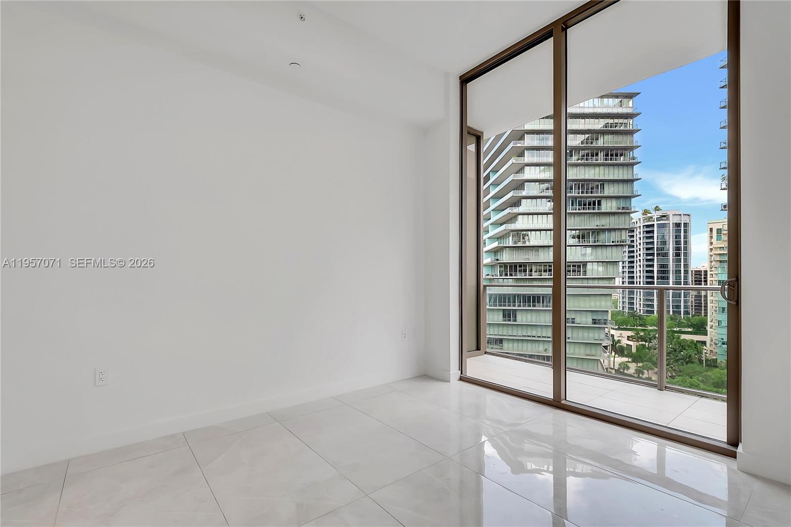 2655 S Bayshore Dr # 1107