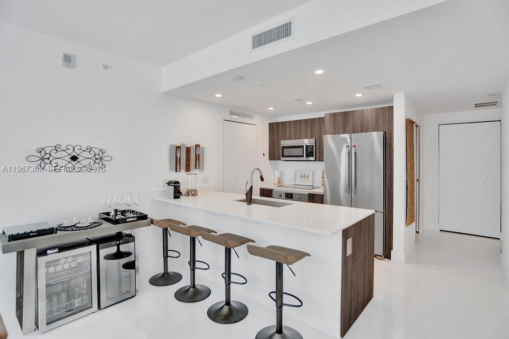 488 NE 18th St # 2708