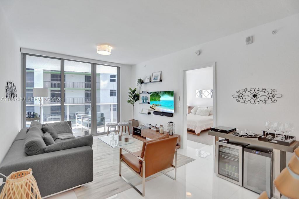 488 NE 18th St # 2708