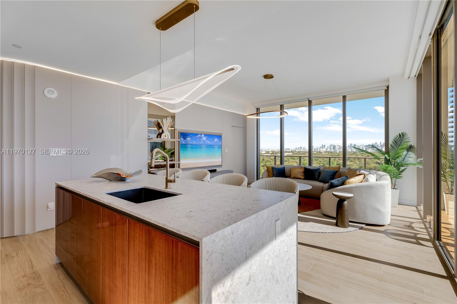 2678 Tigertail Ave # 1410