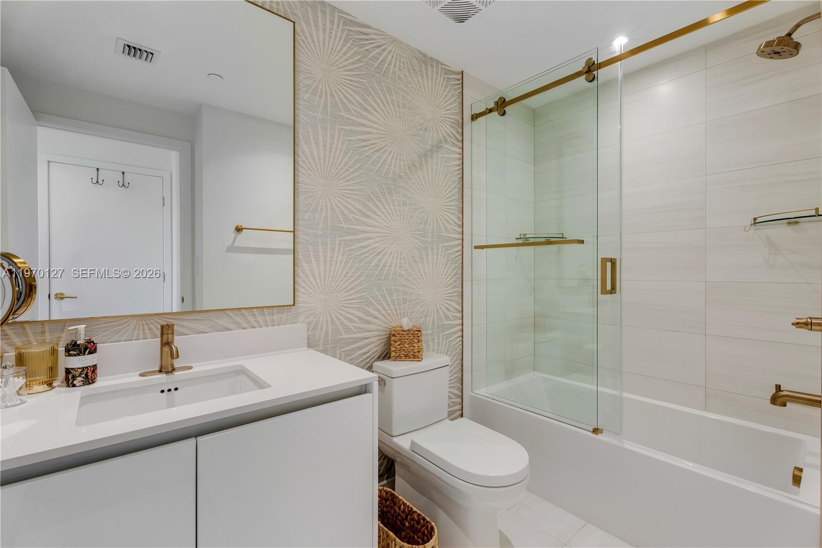 2678 Tigertail Ave # 1410