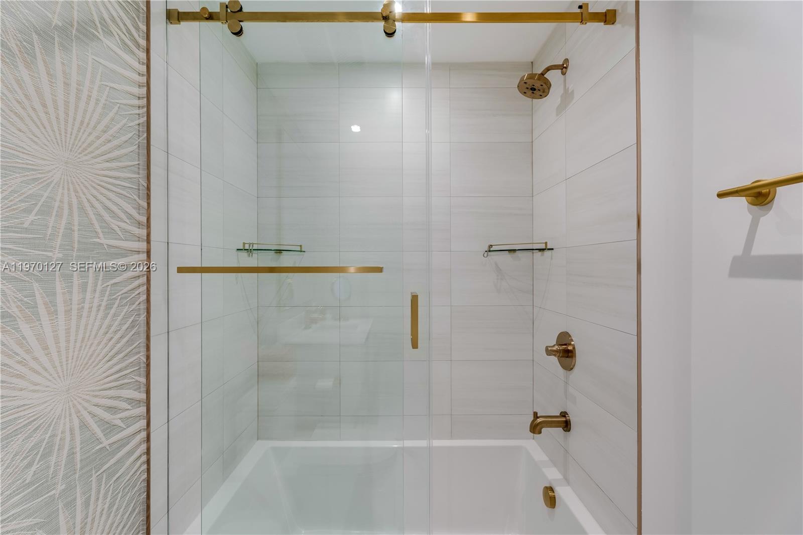 2678 Tigertail Ave # 1410