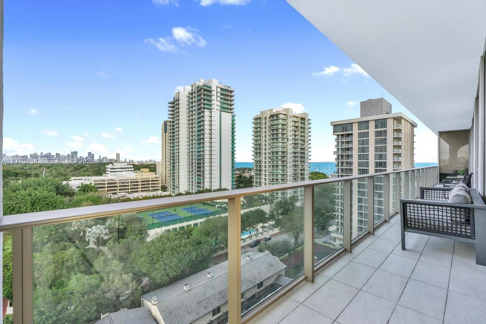 2678 Tigertail Ave # 902