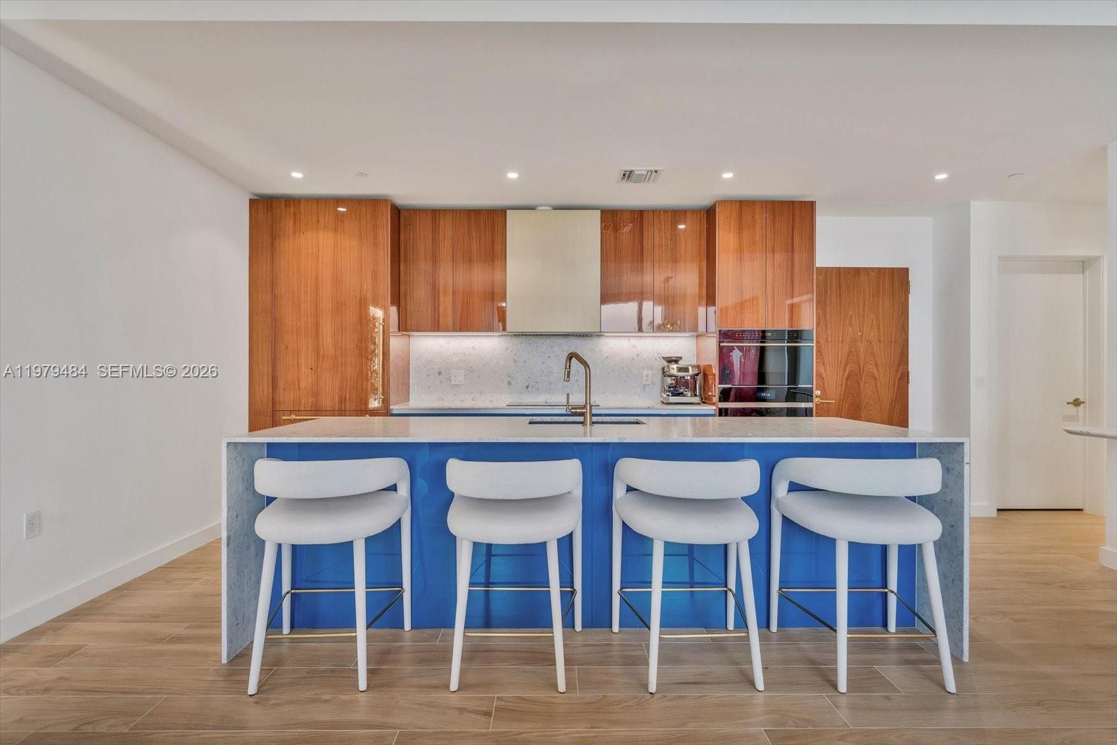 2678 Tigertail Ave # 902