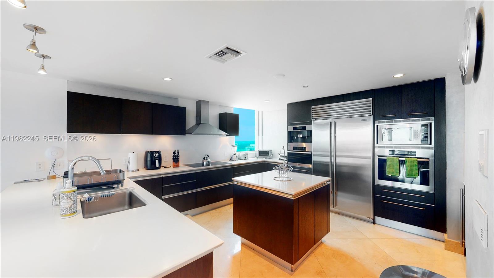 17001 Collins Ave # 3601