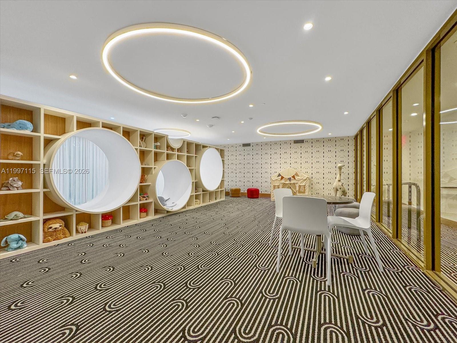 2678 Tigertail Ave # 1505