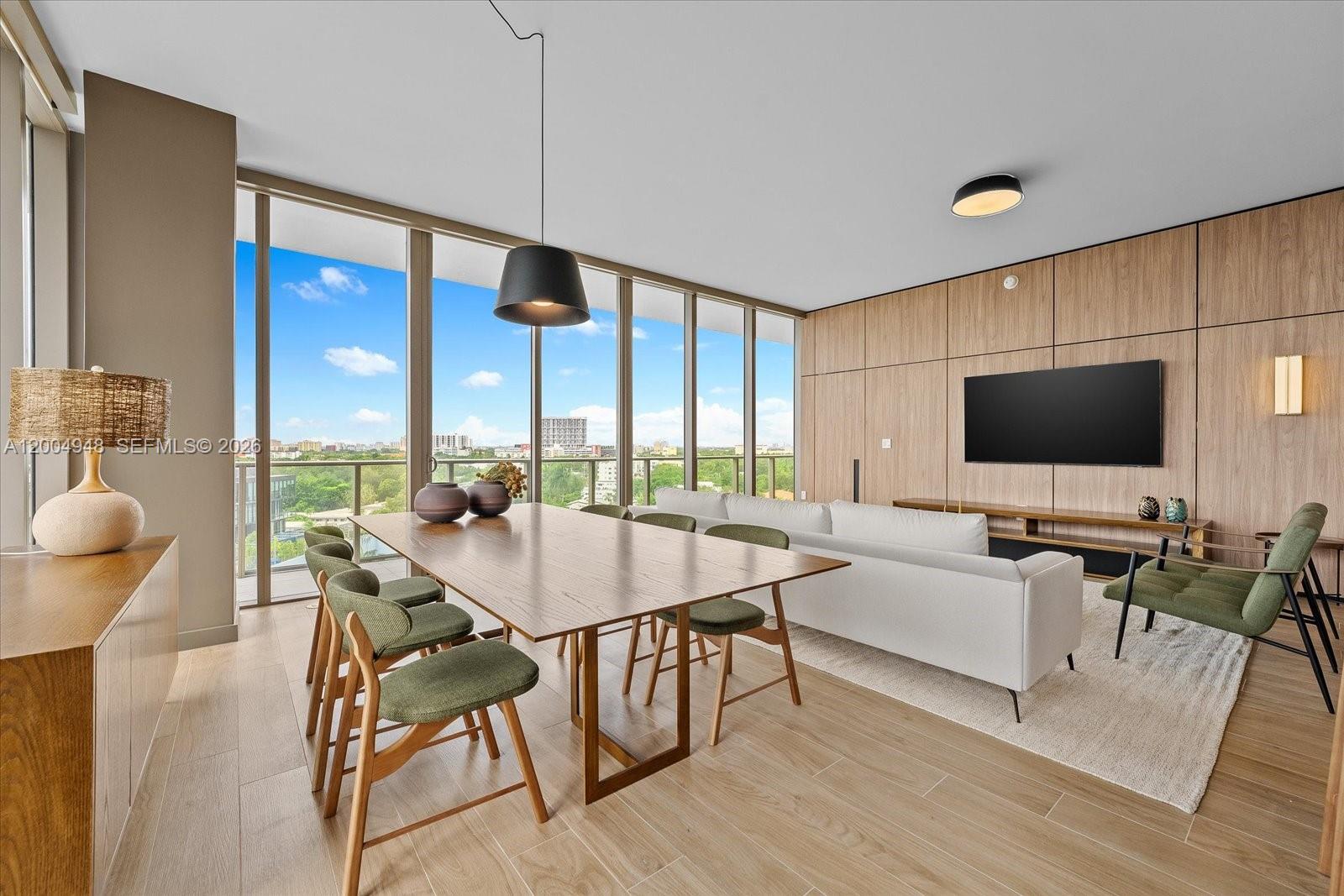 2678 Tigertail Ave # 701