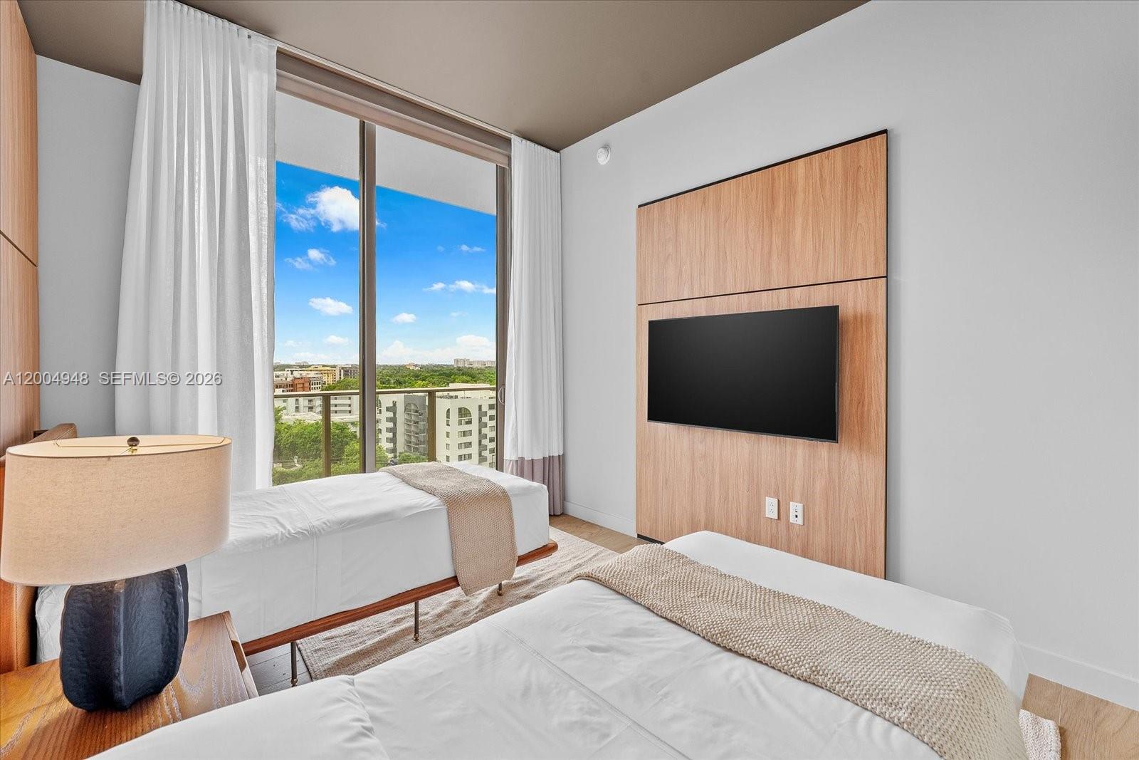 2678 Tigertail Ave # 701