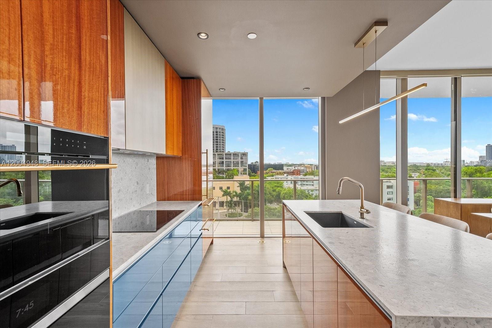 2678 Tigertail Ave # 701