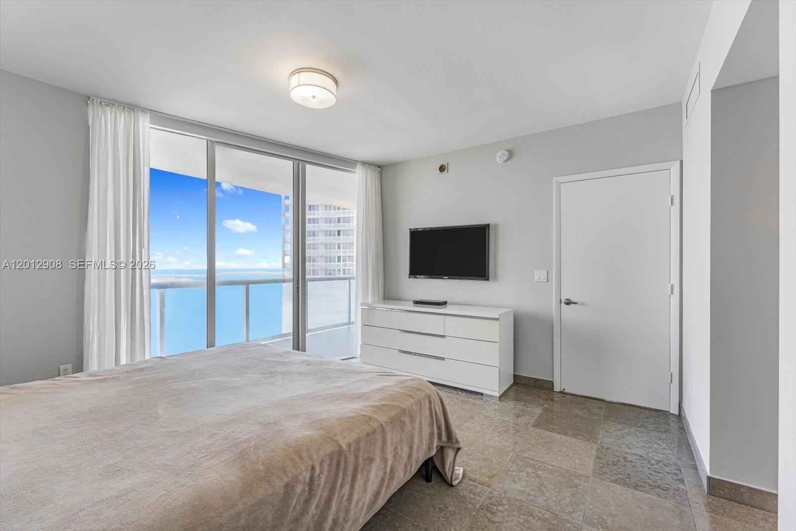 465 Brickell Ave # 4805