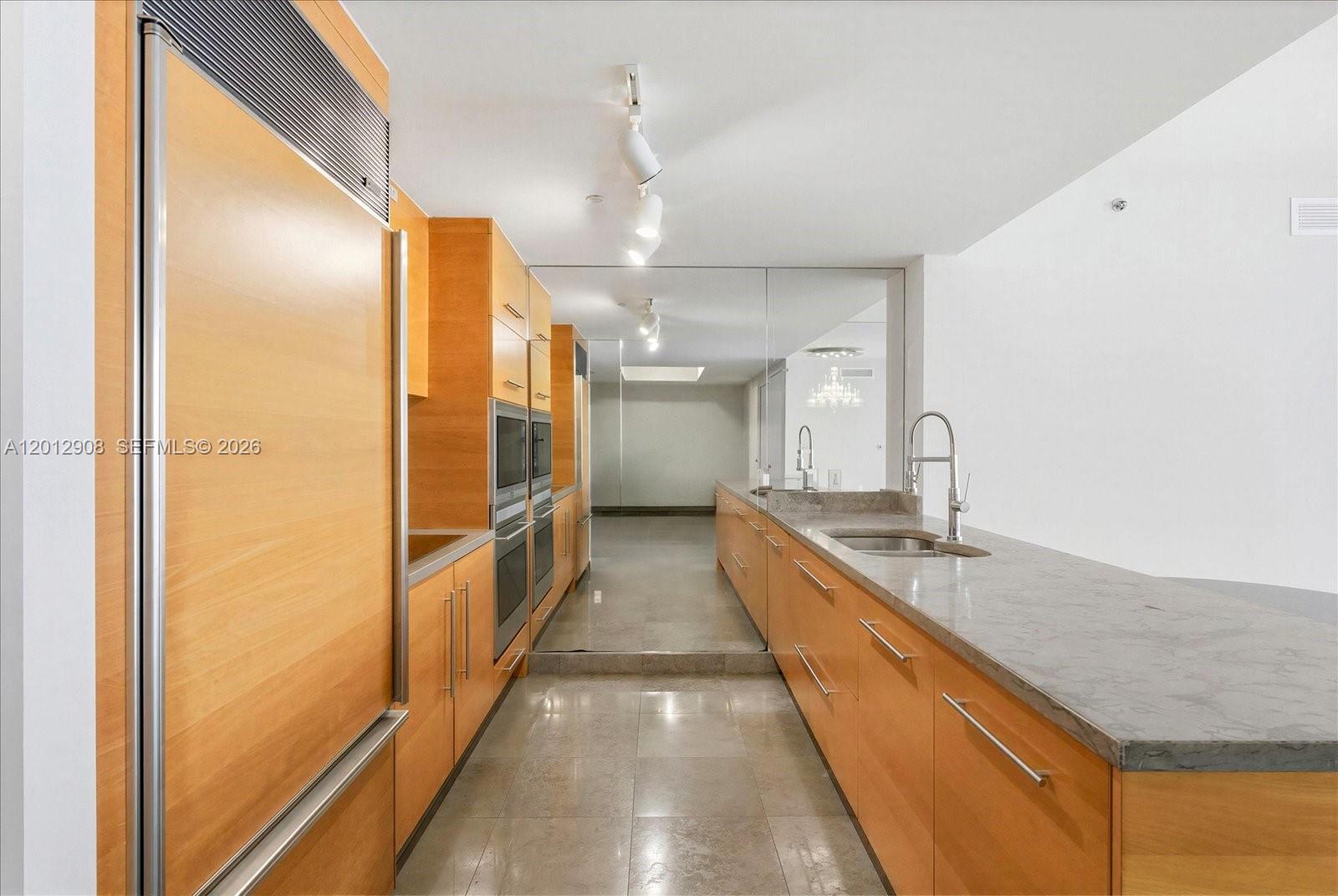 465 Brickell Ave # 4805