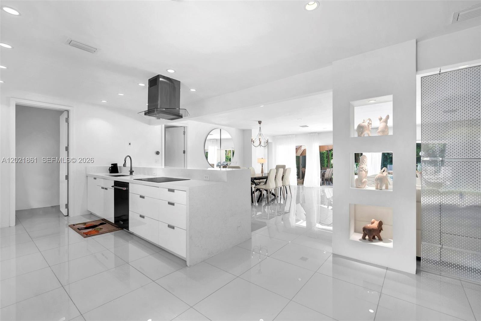 203 Ridgewood Rd