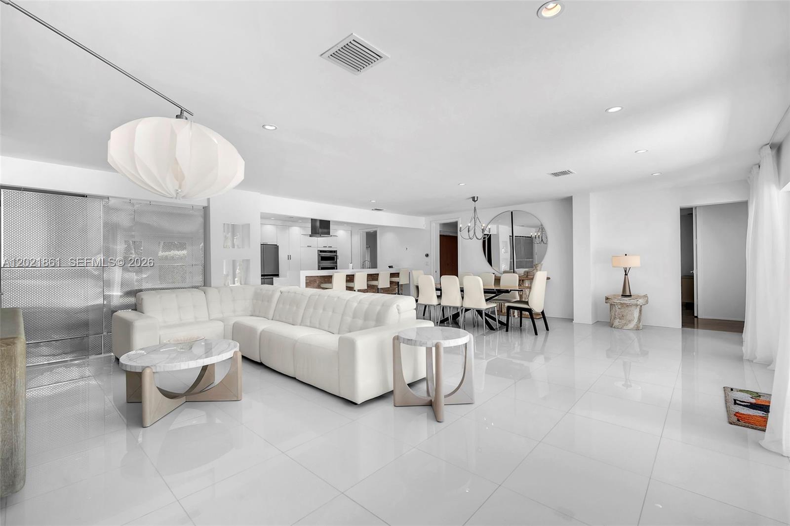 203 Ridgewood Rd