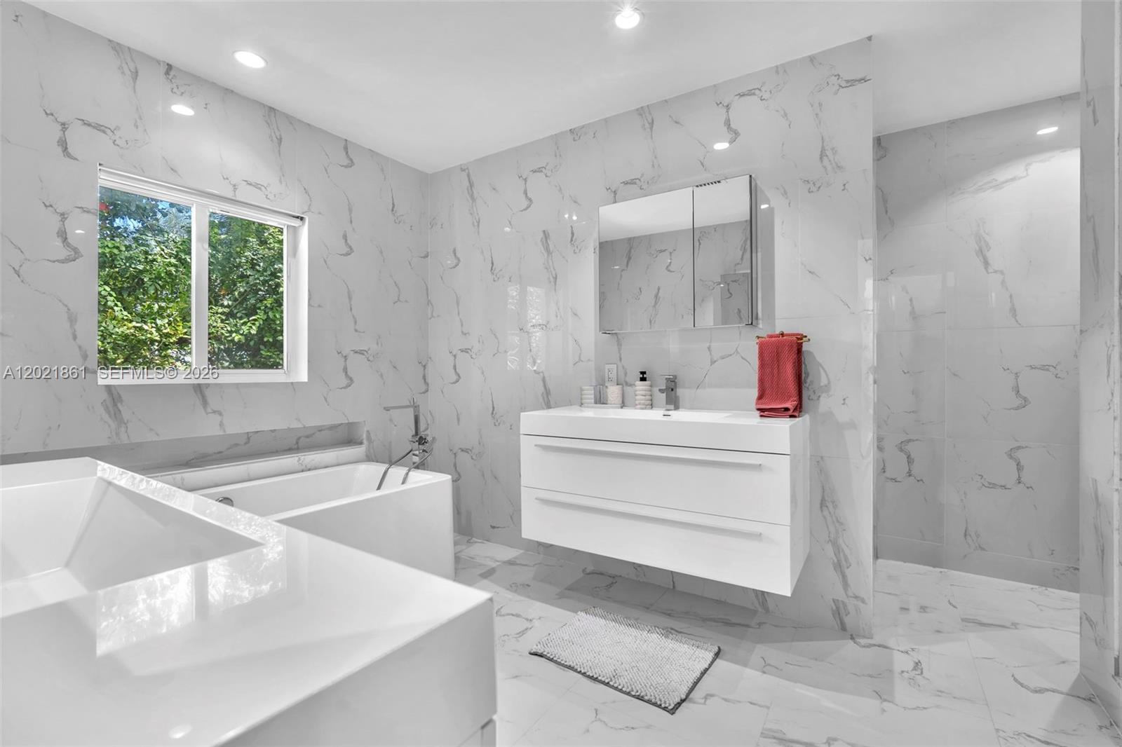 203 Ridgewood Rd