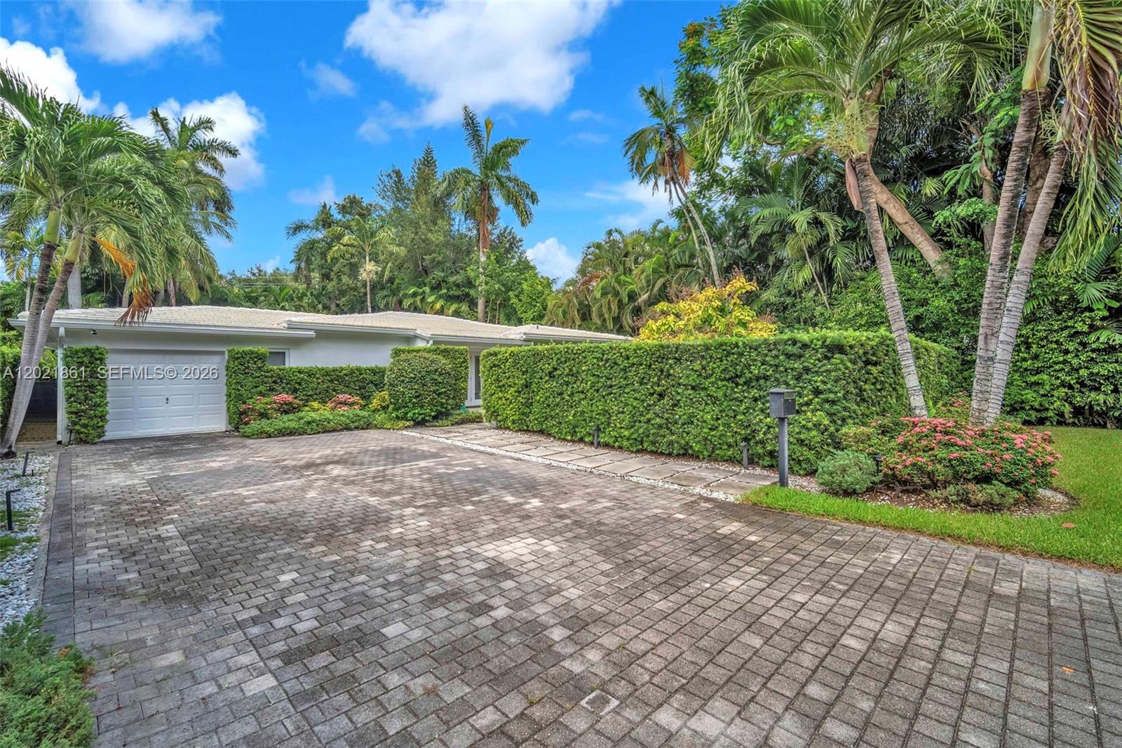 203 Ridgewood Rd