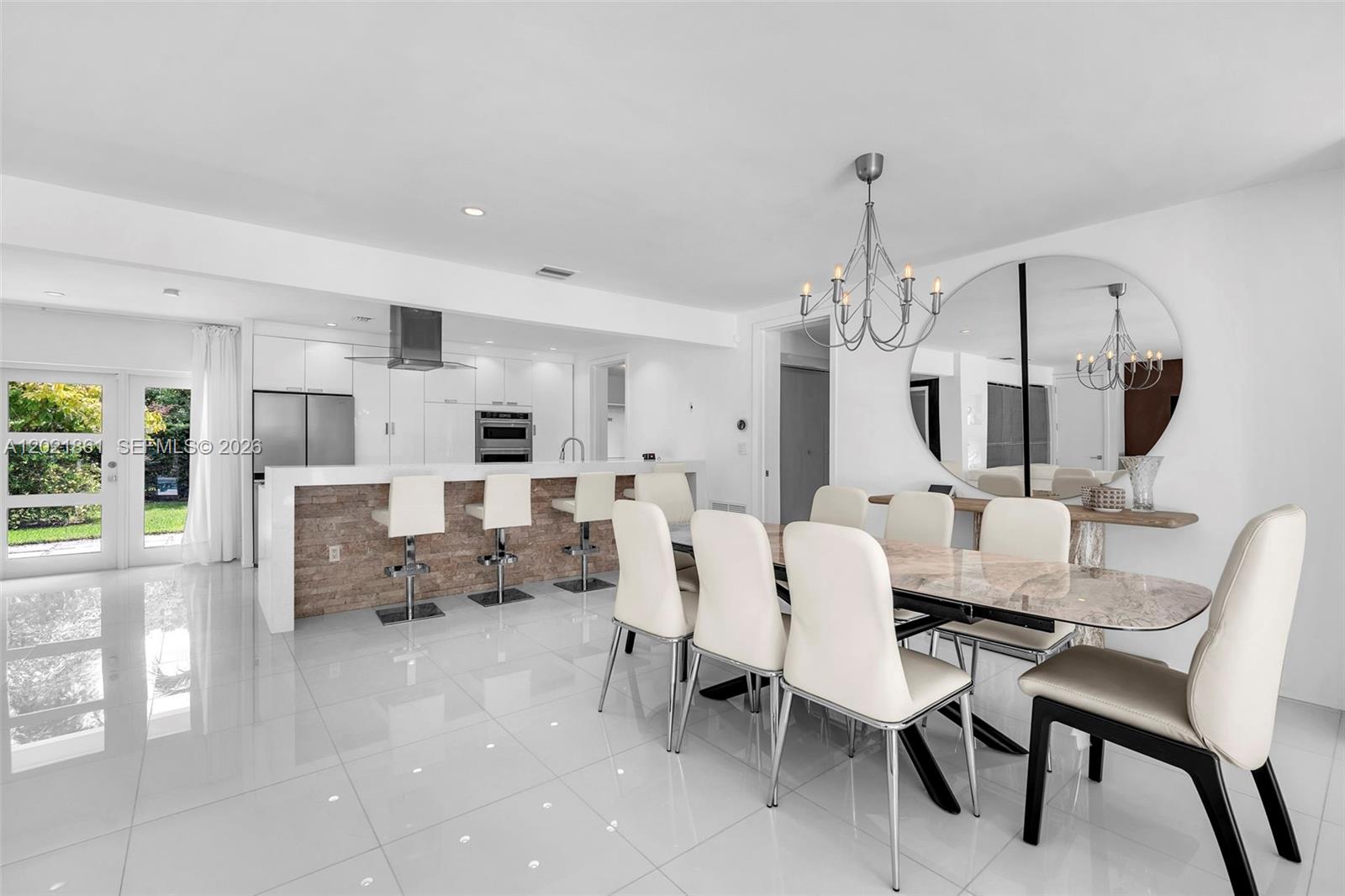 203 Ridgewood Rd