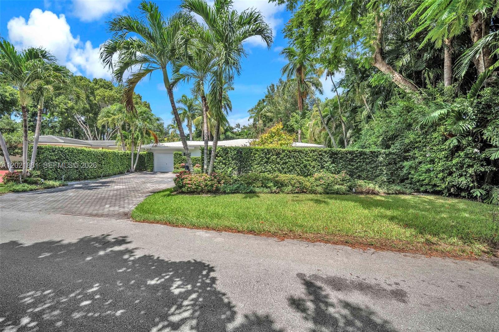 203 Ridgewood Rd