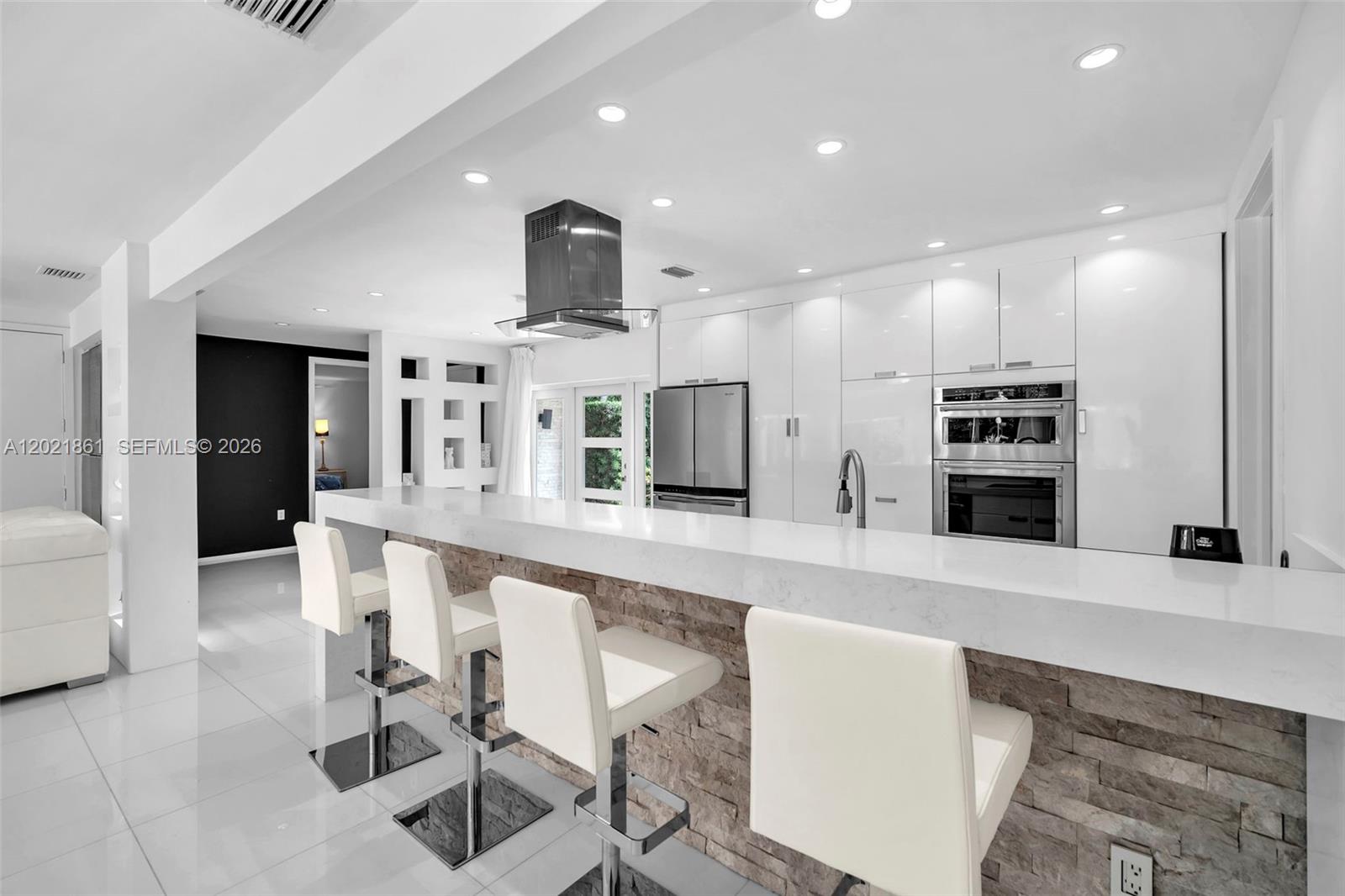 203 Ridgewood Rd