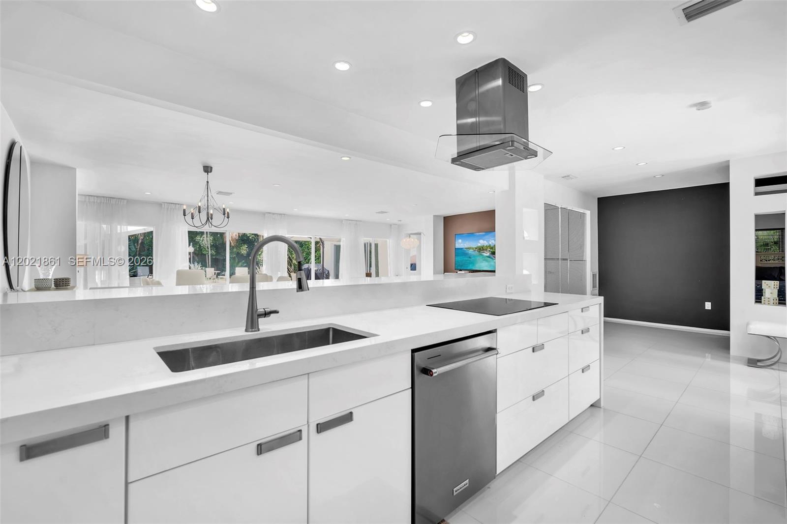 203 Ridgewood Rd