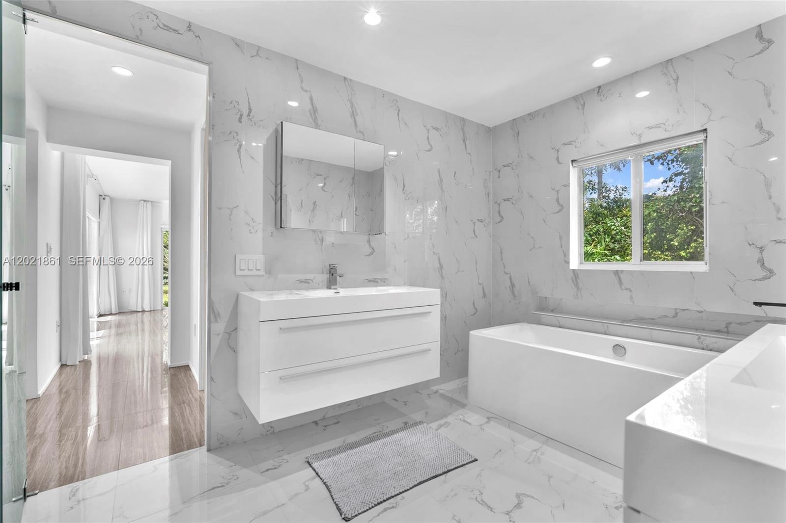 203 Ridgewood Rd