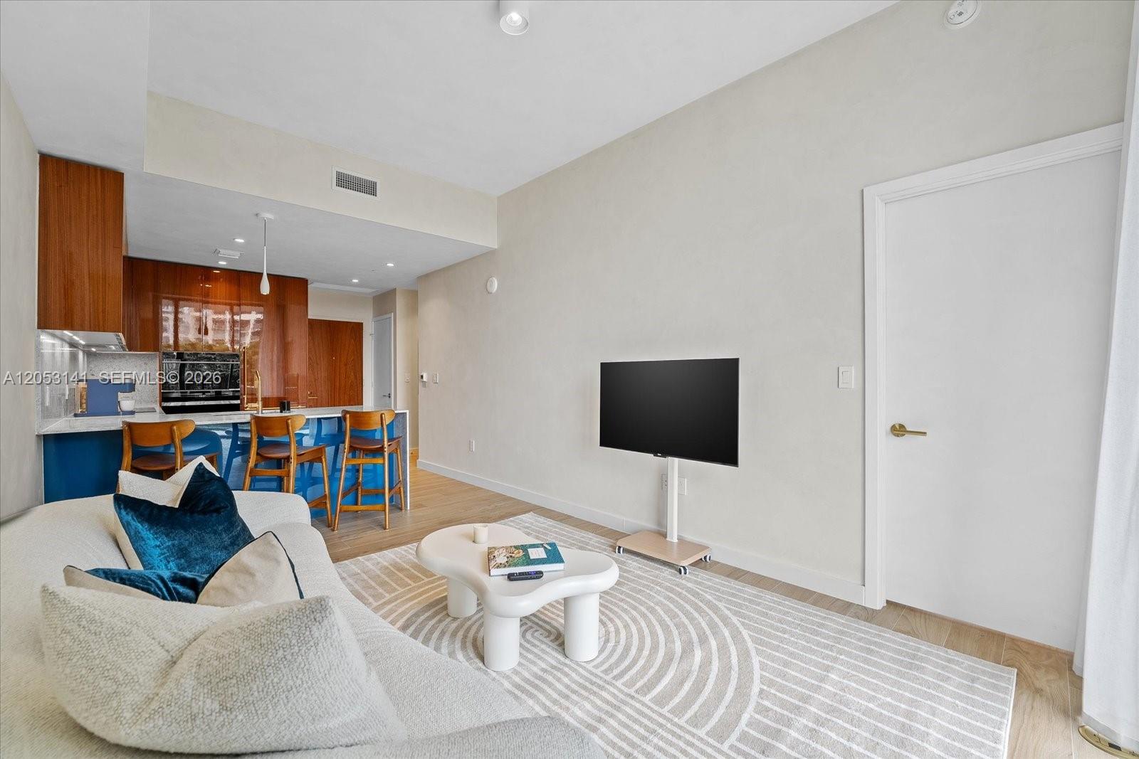 2678 Tigertail Ave # 315