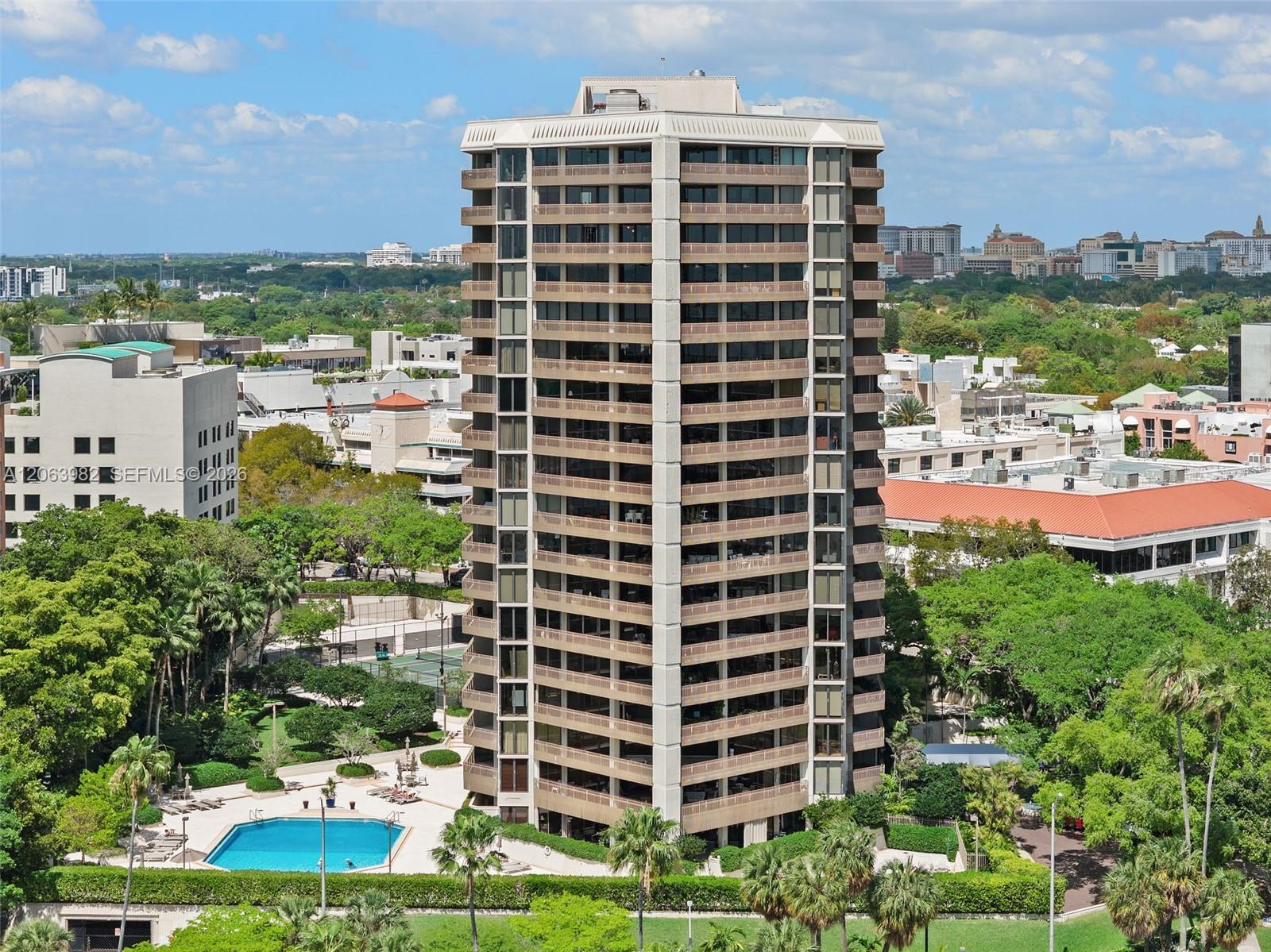 2901 S Bayshore Dr # 8E