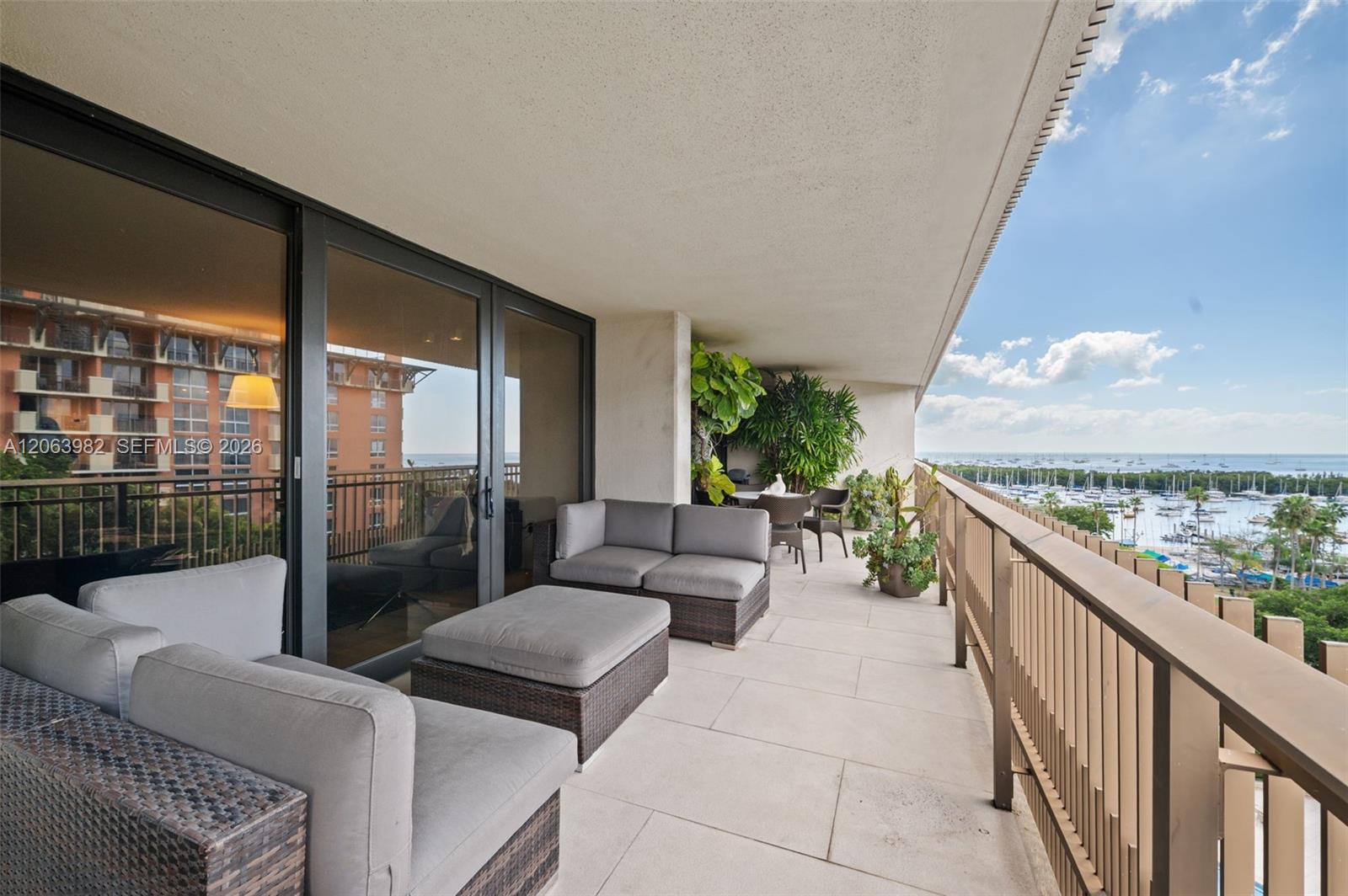 2901 S Bayshore Dr # 8E