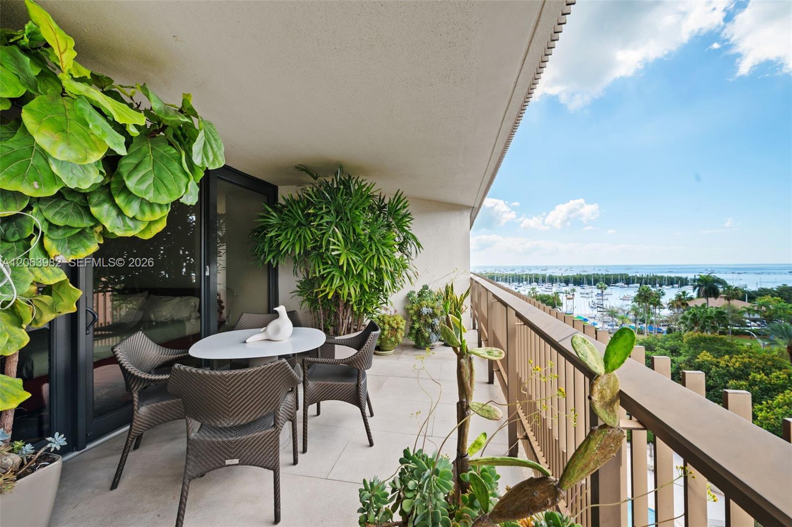 2901 S Bayshore Dr # 8E