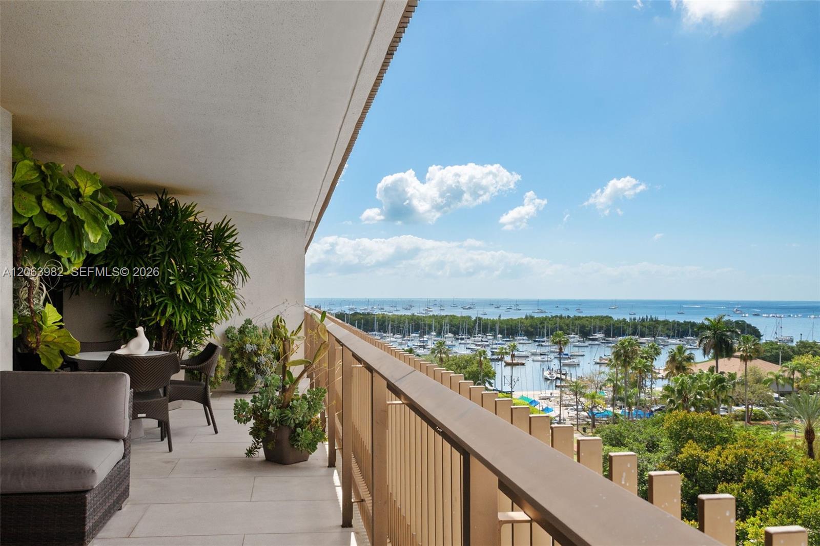 2901 S Bayshore Dr # 8E