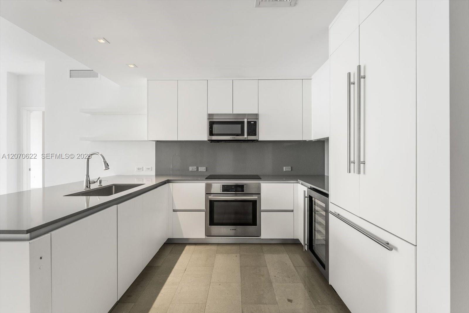 68 SE 6th St # 2304