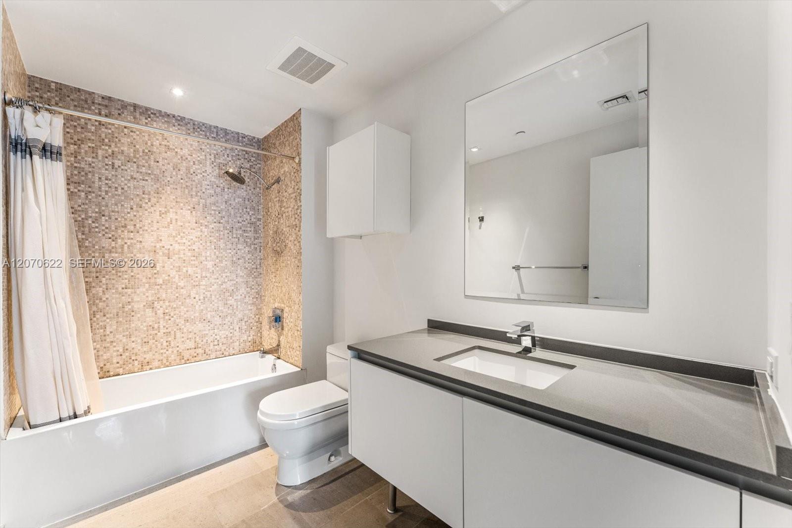 68 SE 6th St # 2304