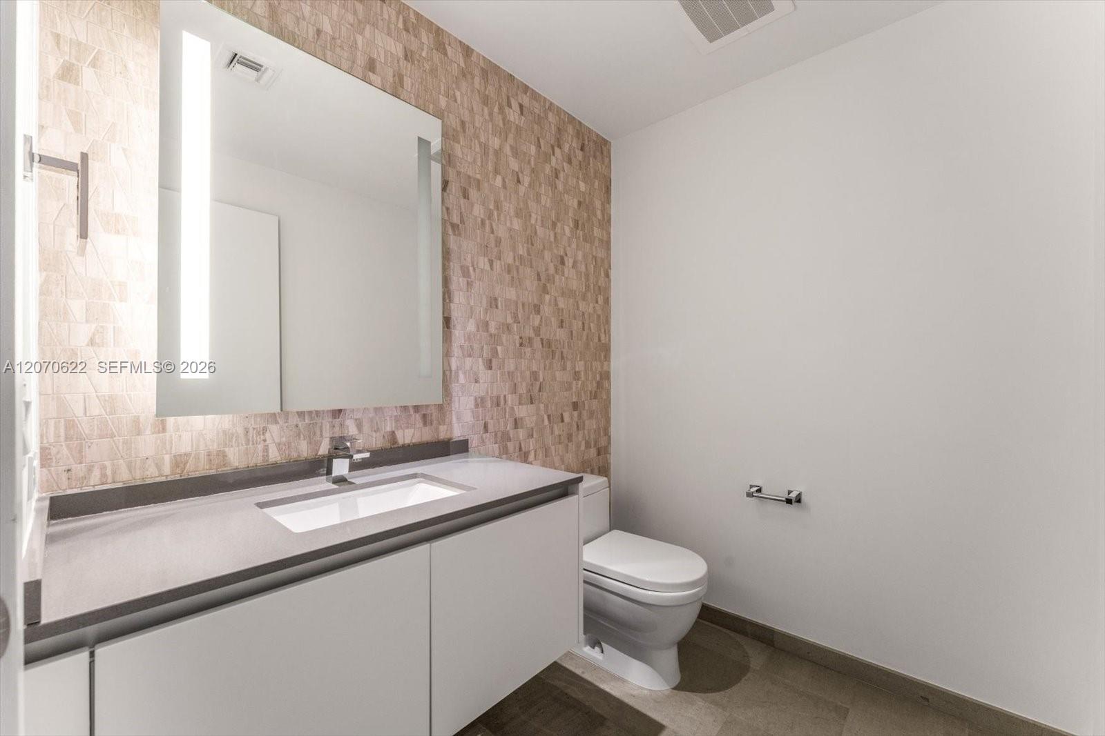68 SE 6th St # 2304
