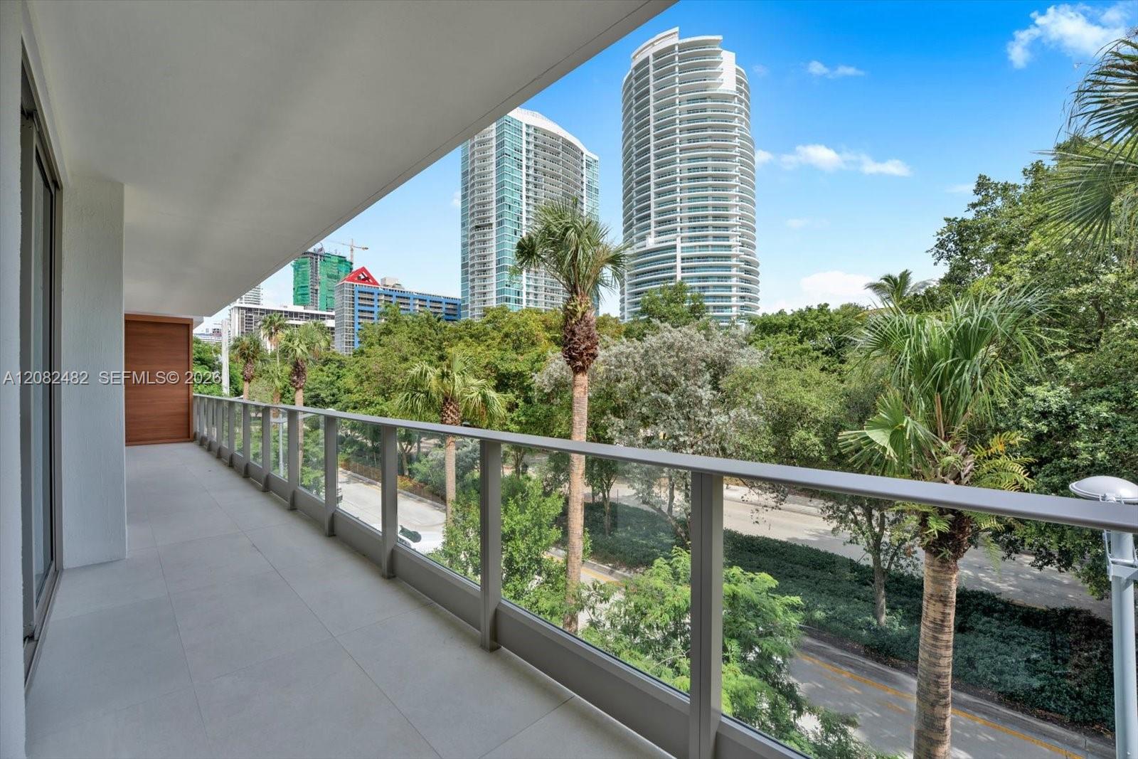 2200 Brickell Ave # 202