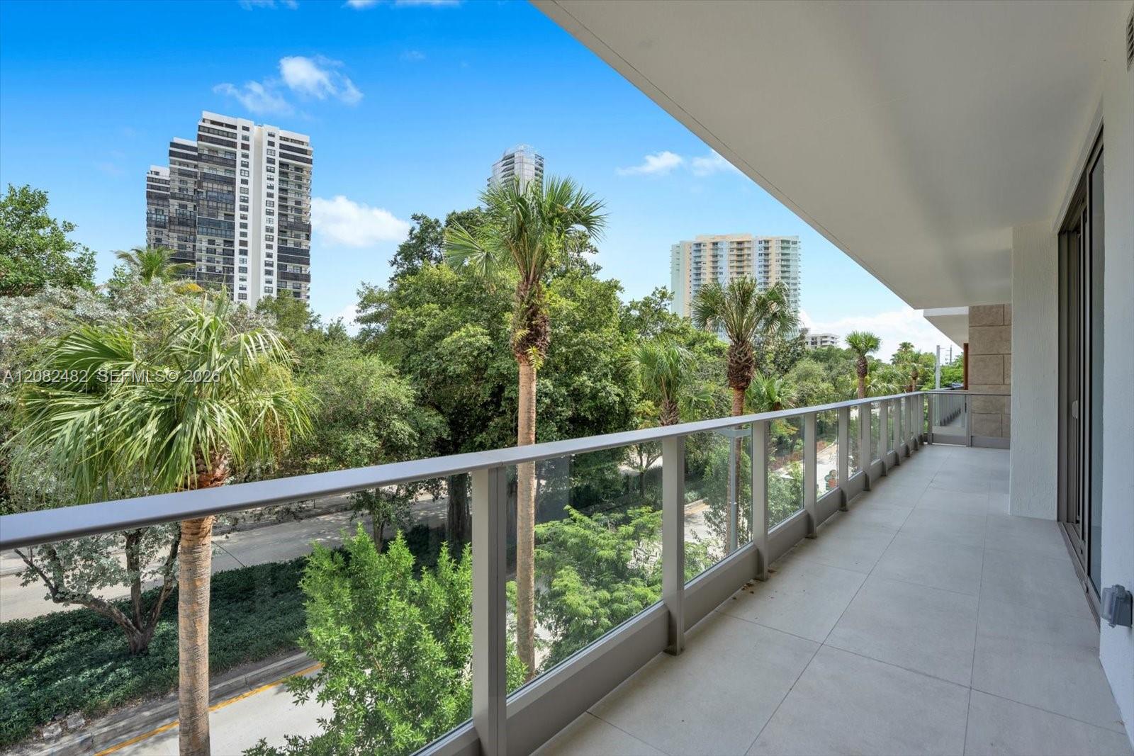 2200 Brickell Ave # 202