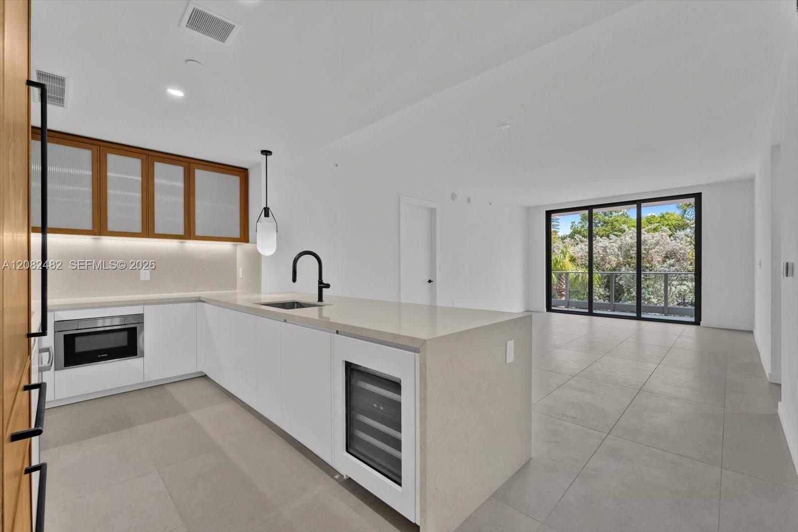 2200 Brickell Ave # 202