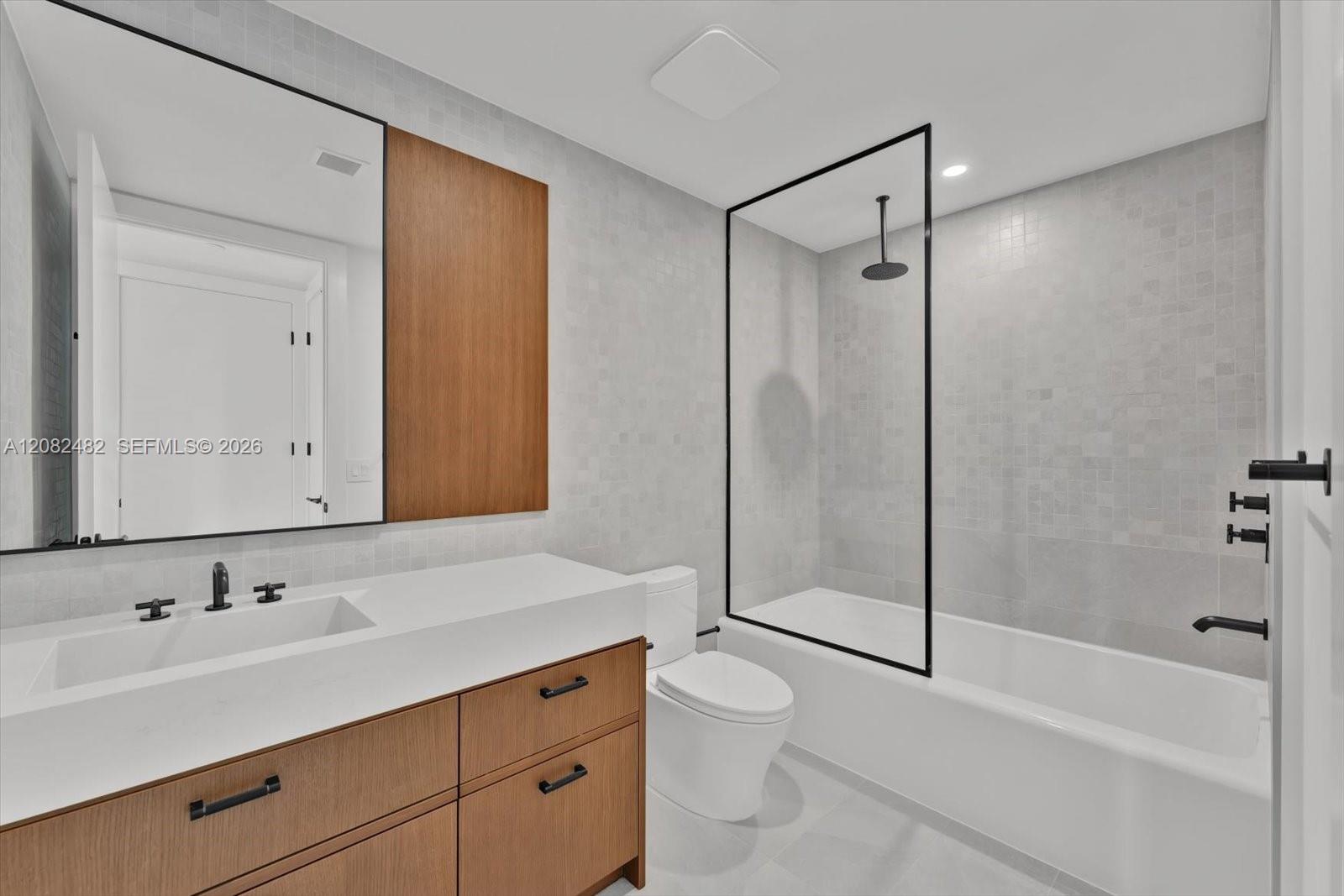 2200 Brickell Ave # 202
