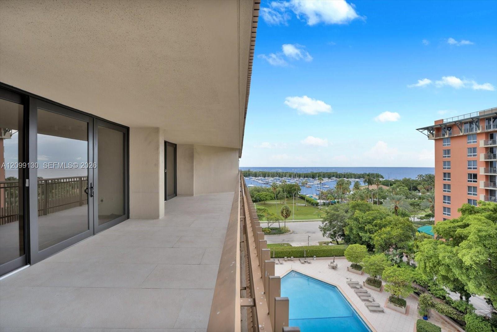 2901 S Bayshore Dr # 8E