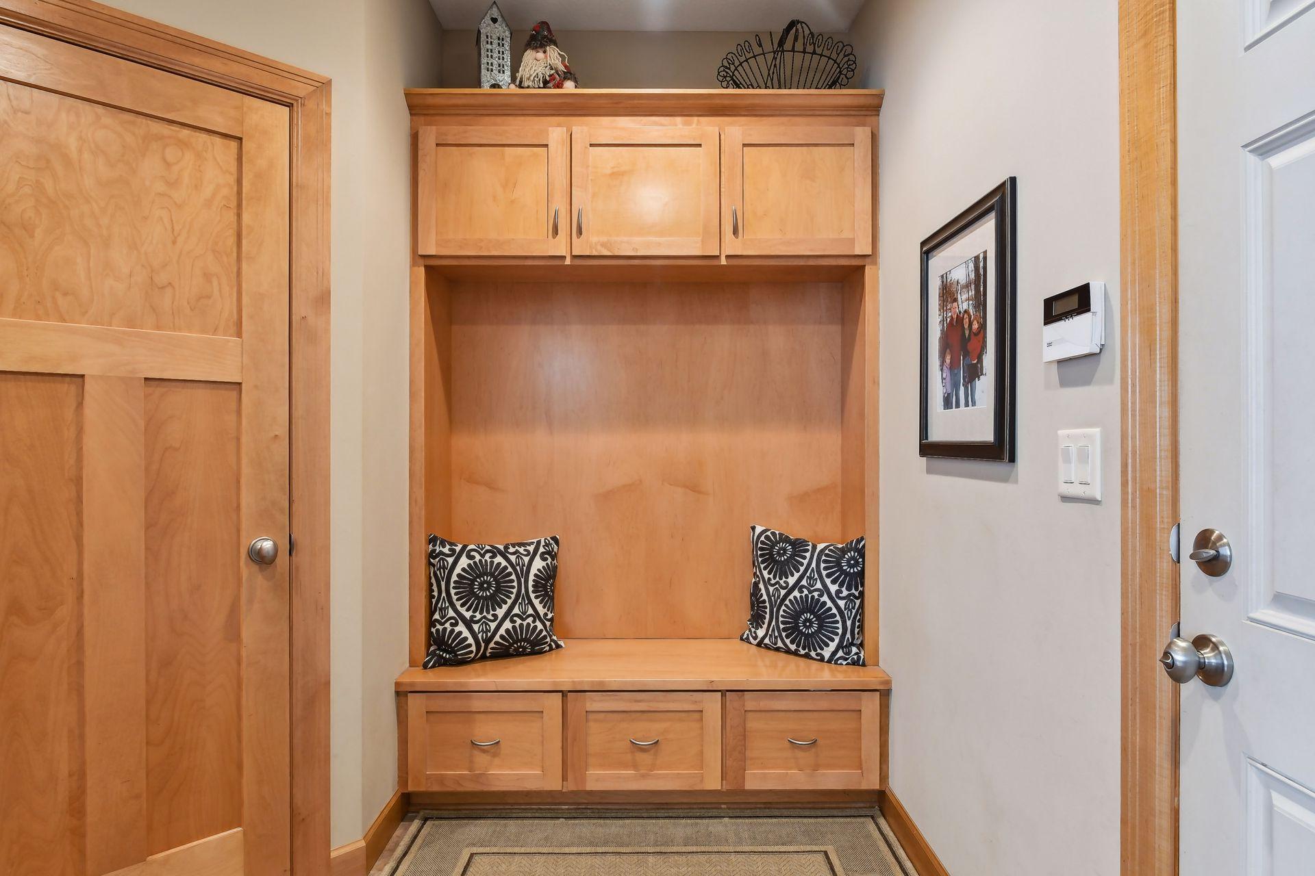 7261 Tamarack Trail