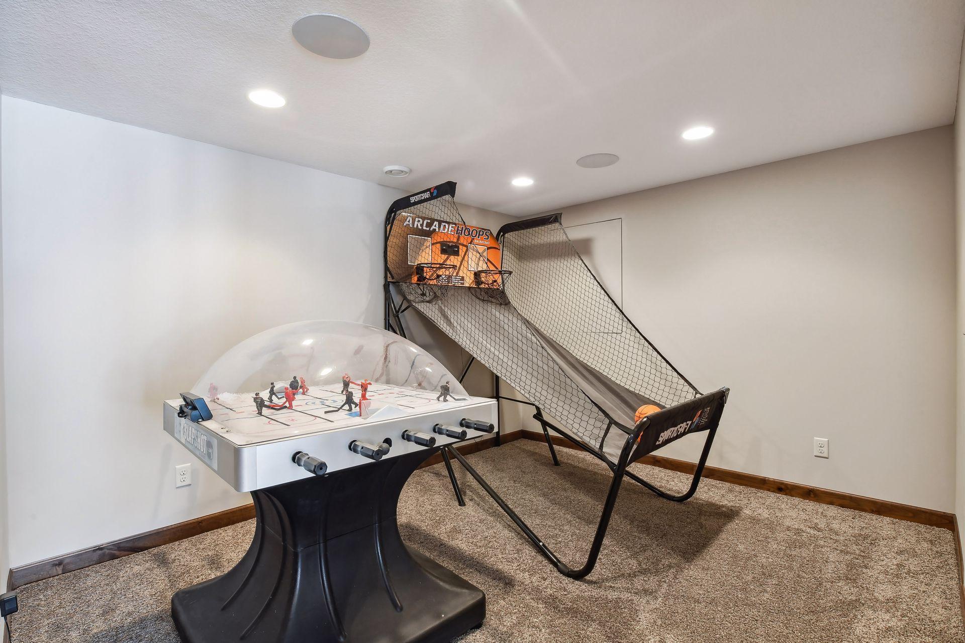 7261 Tamarack Trail