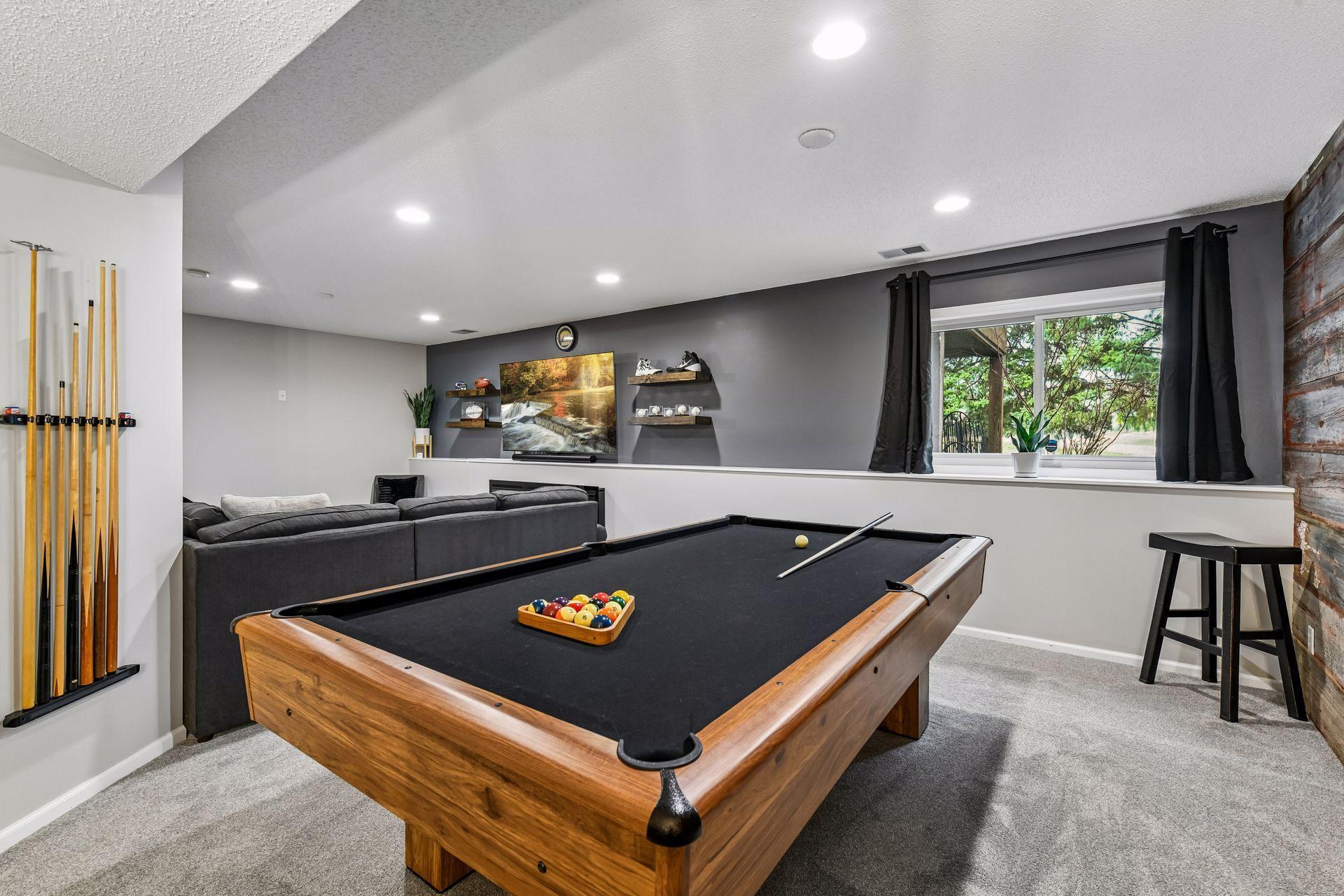 1944 Creek View Court