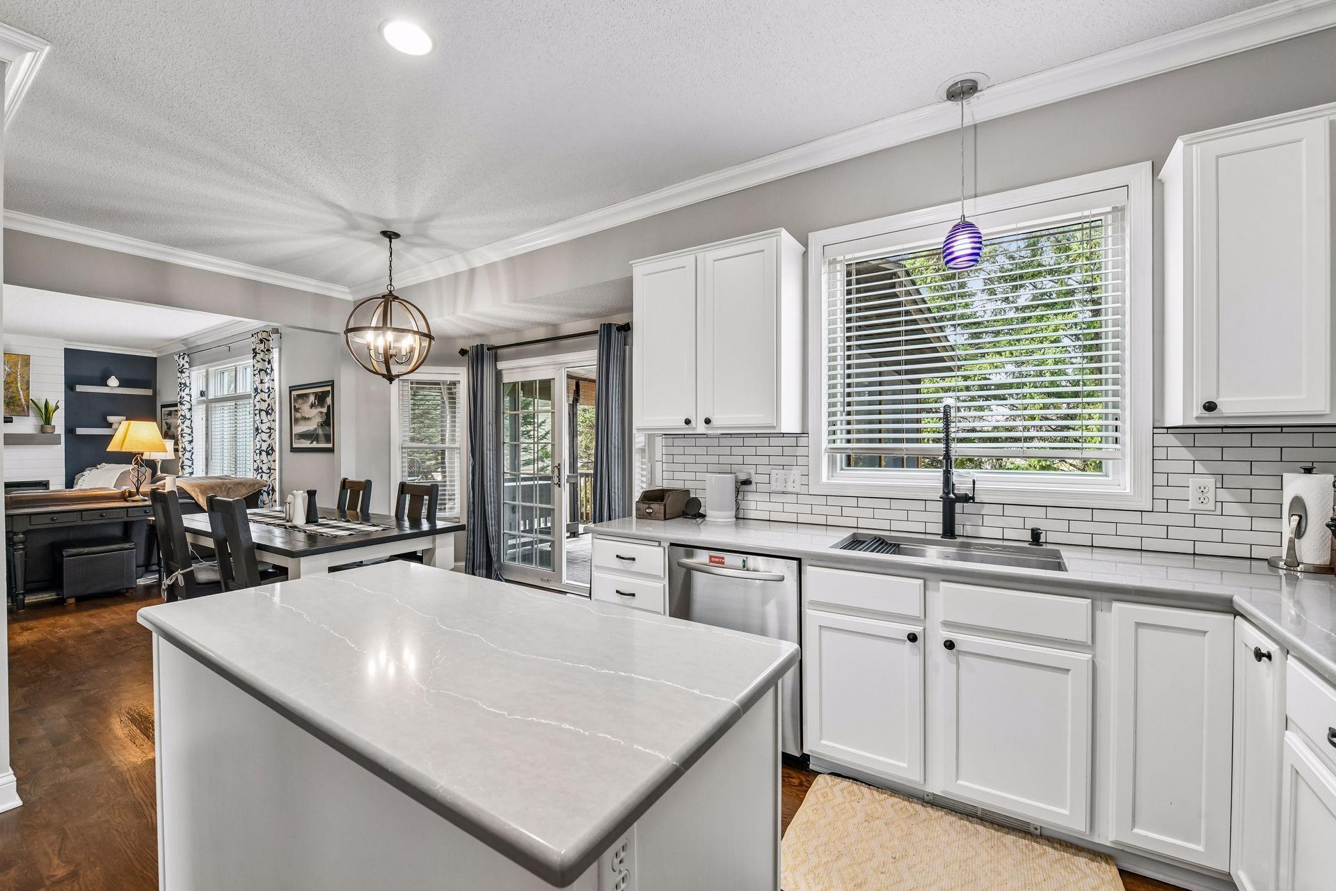 1944 Creek View Court