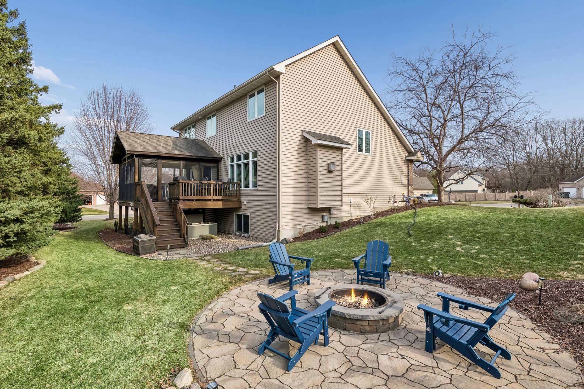 1944 Creek View Court