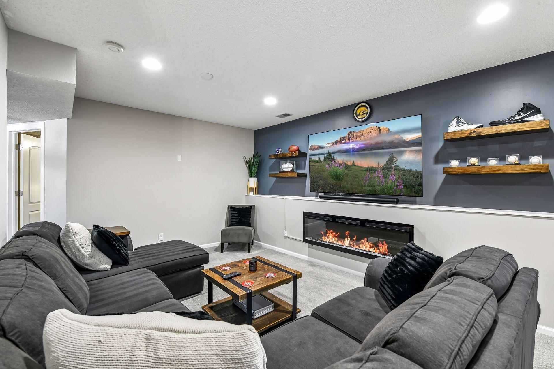 1944 Creek View Court