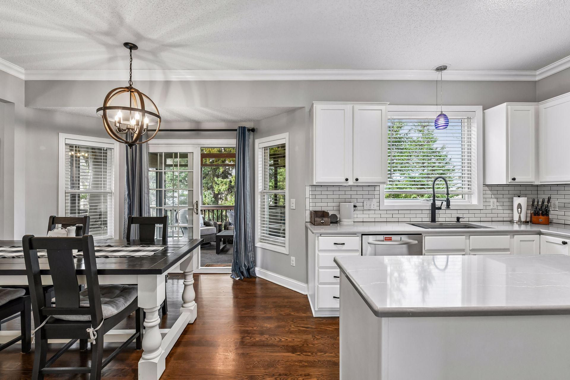 1944 Creek View Court