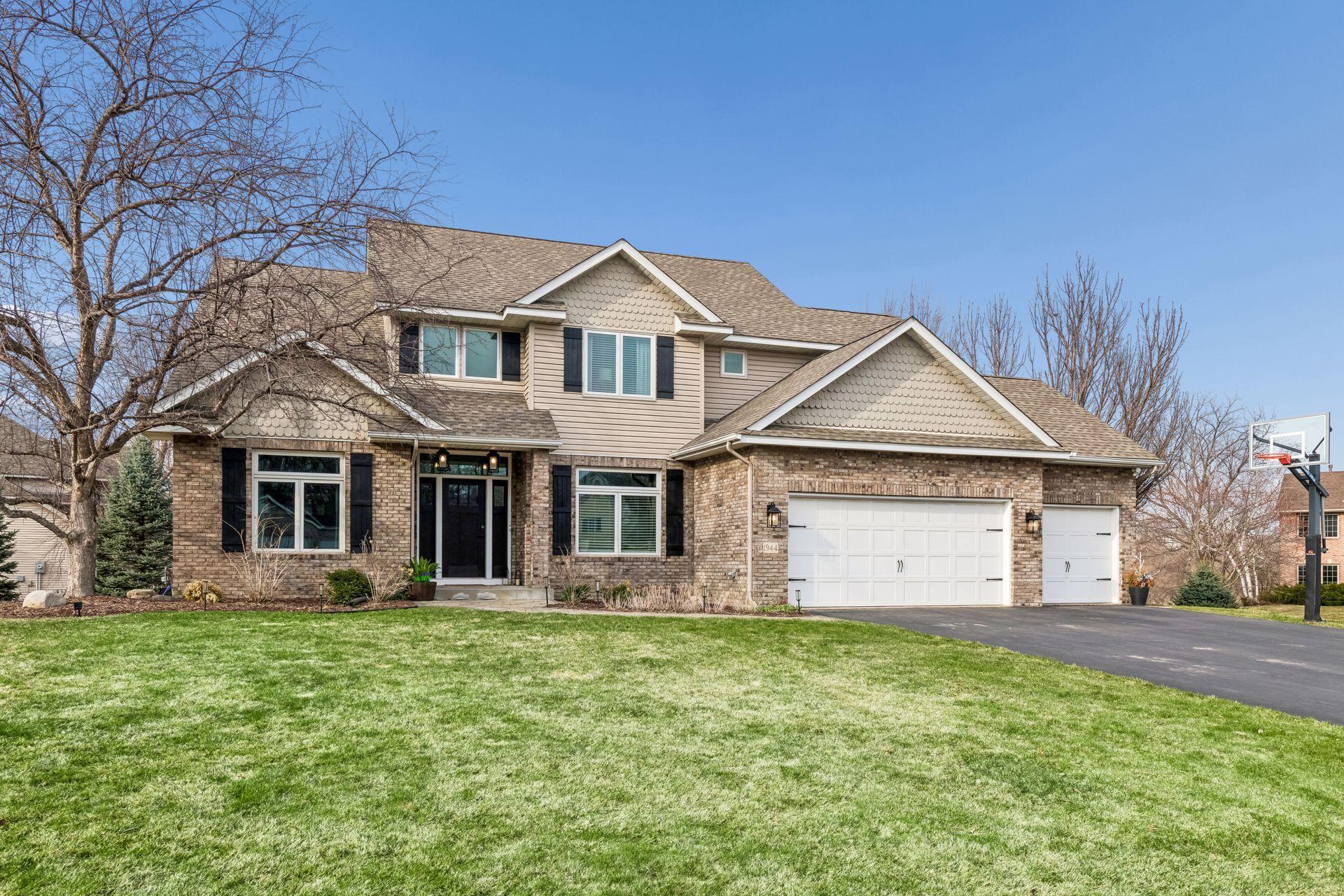 1944 Creek View Court