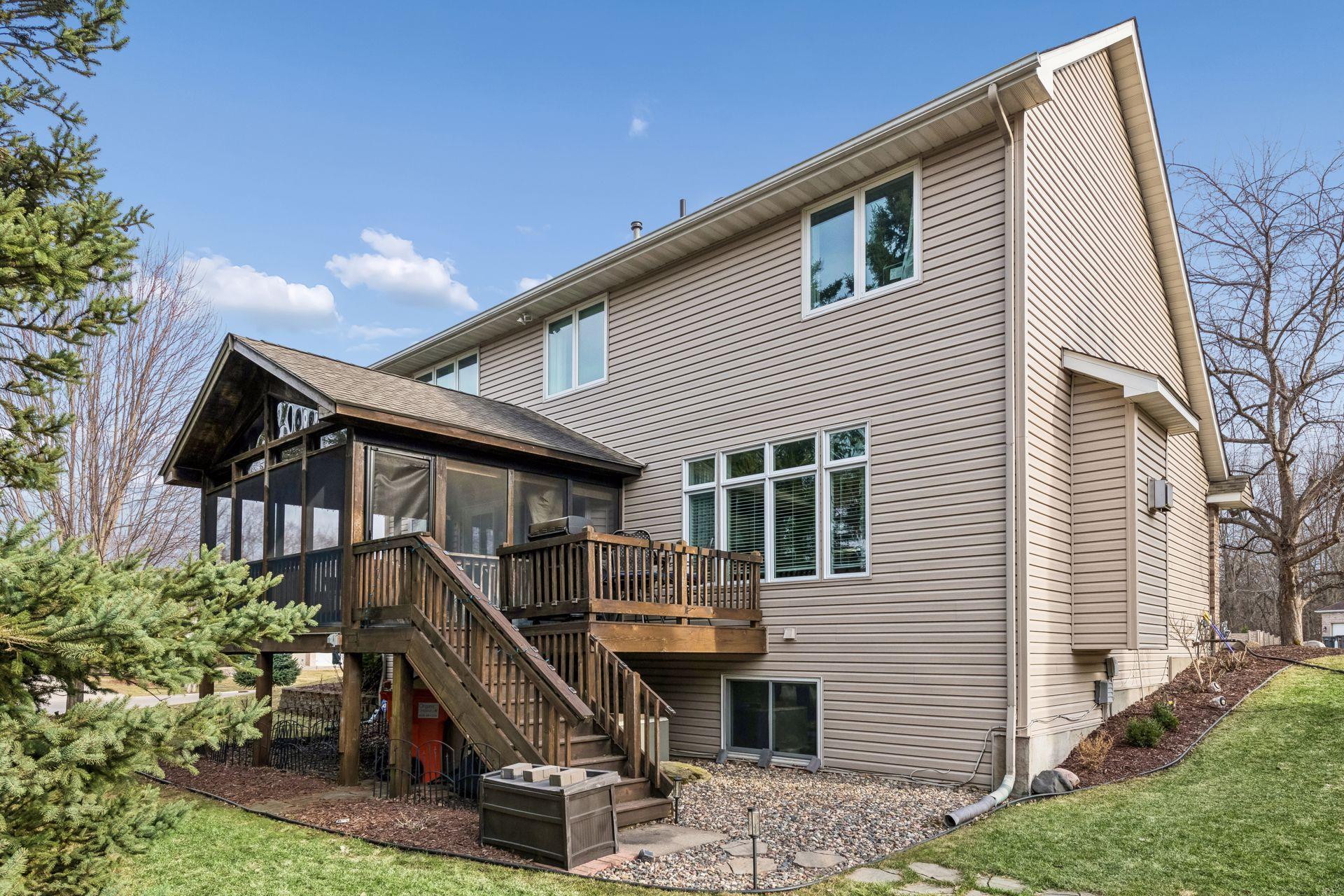 1944 Creek View Court