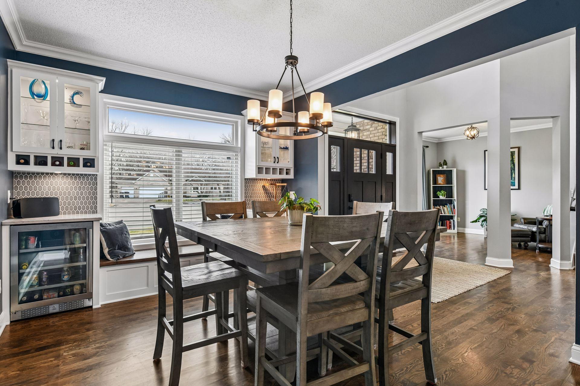 1944 Creek View Court