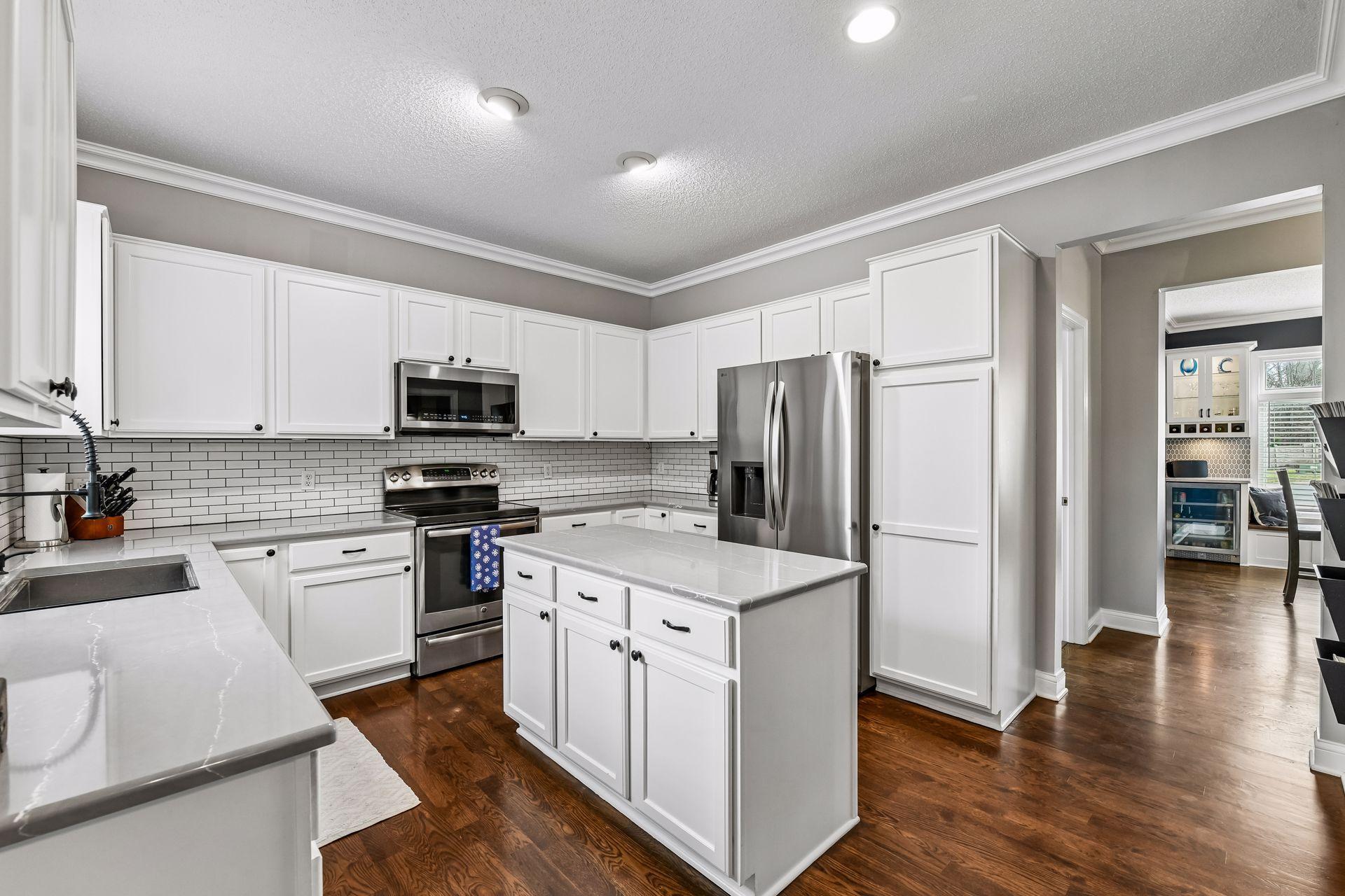 1944 Creek View Court