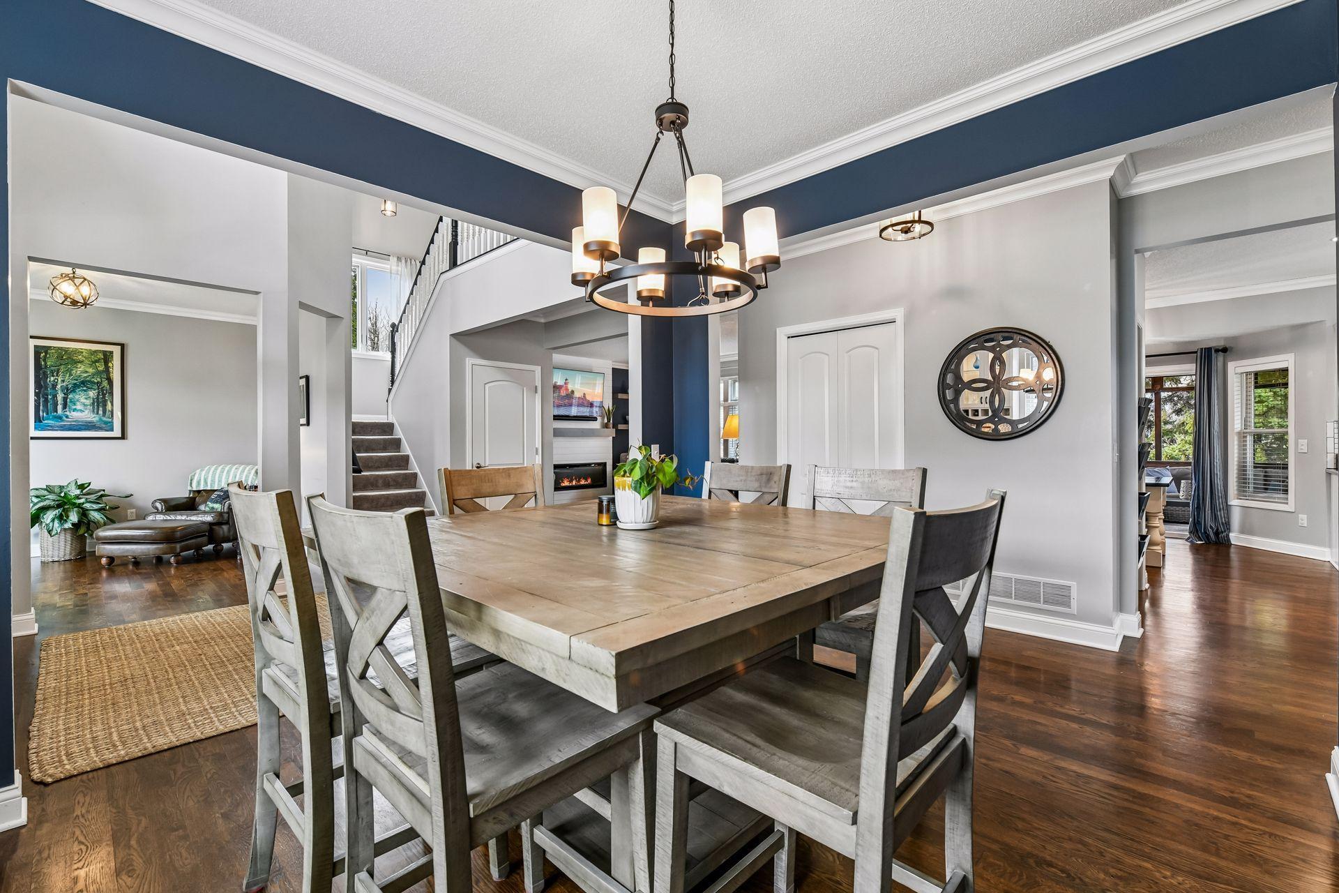 1944 Creek View Court