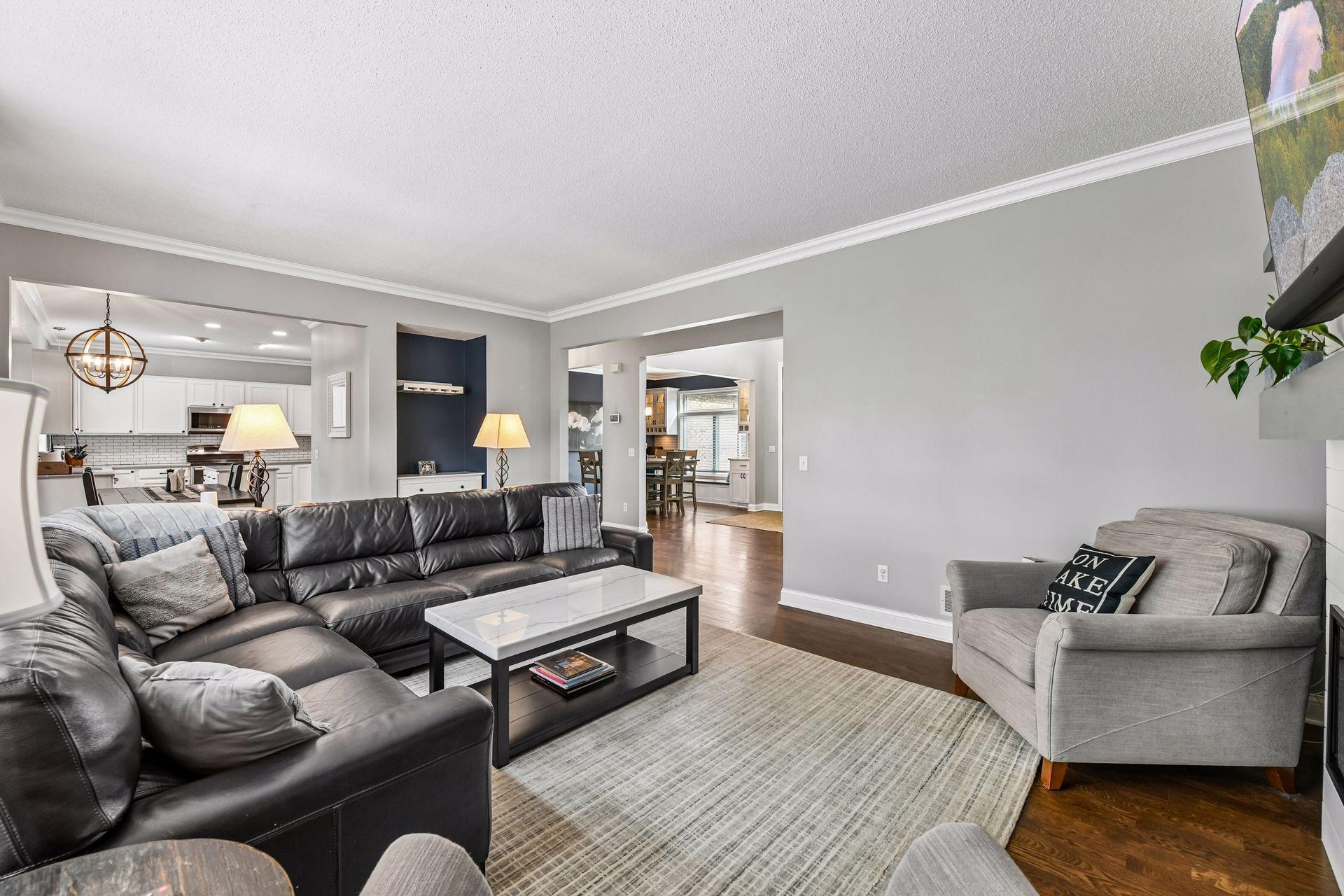 1944 Creek View Court